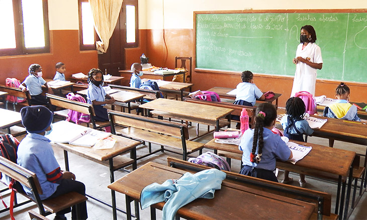 H Escolas Que S Ontem Retomaram As Aulas Na Cidade De Maputo O Pa S