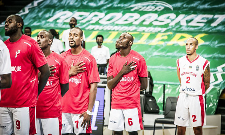 Buzzer beater” de Ongwae coloca Quénia no “Afrobasket”, 28 anos depois - O  País - A verdade como notícia