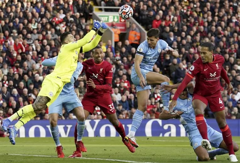 Manchester City e Liverpool empatam em jogo pela liderança do Inglês