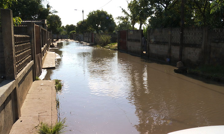 Persistem Velhos Problemas De Saneamento No Município Da Matola O País A Verdade Como Notícia 6590