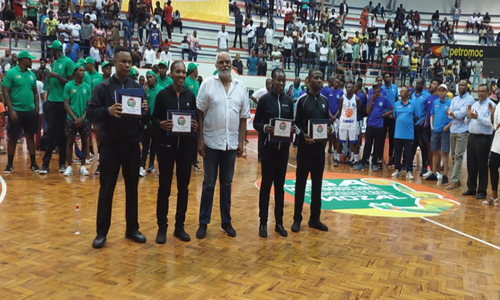 Basquetebol em Maputo: Acelerar para aumentar volume de jogos - O País - A  verdade como notícia